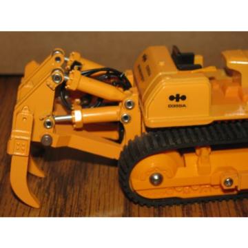 Komatsu Guyana  D355A Bulldozer Crawler Toy 1/50 McCallister Equipment  Yonezawa Diapet
