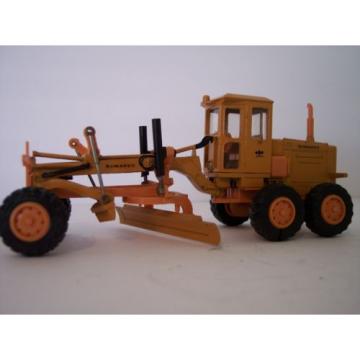 VINTAGE India  DIAPET KOMATSU GD605A MOTOR GRADER 1:50 SCALE ORANGE VERSION (T-74) NBOX